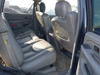 2004 Chevrolet Tahoe LT with VIN 1GNEC13ZX4J106072, listed as a IAAI auction lot 41703828 with 275,081 mi miles. Bid and sale history available at carsss.com. Image 8.