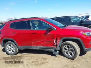 2025 Jeep Compass Latitude с VIN 3C4NJDBN7ST548795, выставлен на аукционе IAAI как лот 41891359 с пробегом 4 569 миль миль и . История ставок и продаж доступна на DreamBid. Изображение 13.