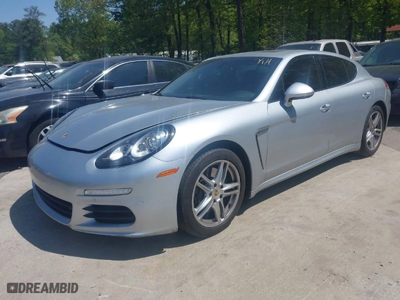 2015 Porsche Panamera 4 with VIN WP0AA2A71FL002422, listed as a IAAI auction lot 42036800 with 86,852 mi miles. Bid and sale history available at carsss.com. Image 2.