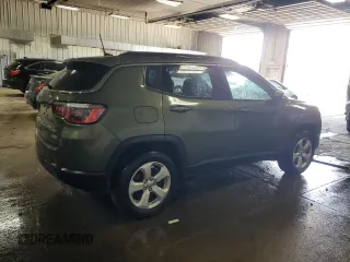 2019 Jeep Compass Latitude with VIN 3C4NJDBB3KT648124, listed as a Copart auction lot 61092435 with 52,185 mi miles and Clean title. Bid and sale history available at DreamBid. Image 3.