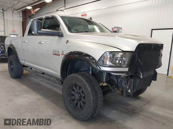 2015 Ram 2500 SLT with VIN 3C6UR5DL4FG614148, listed as a IAAI auction lot 42137073 with 172,705 mi miles. Bid and sale history available at carsss.com. Image 1.