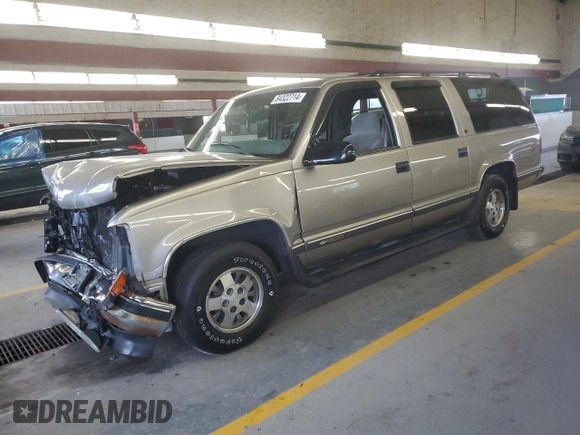 1999 Chevrolet Suburban with VIN 1GNEC16R8XJ543701, listed as a Copart auction lot 84322714 with 211,491 mi miles and Salvage Title. Bid and sale history available at carsss.com. Image 1.