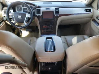 2013 Cadillac Escalade Luxury z VIN 1GYS3BEF2DR347320, wystawiony jako Copart lot #51057945 z przebiegiem 106 024 mil mil oraz Szkody całkowita. Historia ofert i sprzedaży dostępna na DreamBid. Obrazek 8.