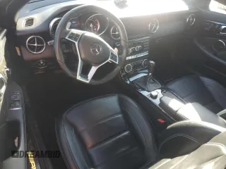 2013 Mercedes-Benz SLK z VIN WDDPK7FA9DF053287, wystawiony jako Copart lot #43588335 z przebiegiem 34 247 mil mil oraz Szkoda całkowita • Salvage title. Historia ofert i sprzedaży dostępna na DreamBid. Obrazek 8.