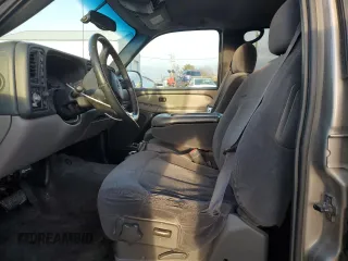 2002 Chevrolet Suburban Z71 with VIN 3GNFK16ZX2G218257, listed as a Copart auction lot 85267134 with 207,056 mi miles and Salvage Title. Bid and sale history available at carsss.com. Image 7.