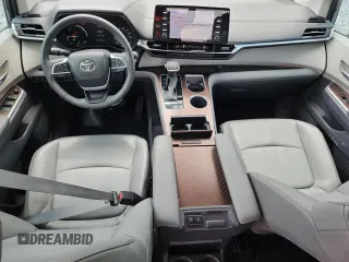 2023 Toyota Sienna XLE с VIN 5TDYRKEC6PS147342, выставлен на аукционе Copart как лот 58833745 с пробегом 20 299 миль миль и Списание • Salvage title. История ставок и продаж доступна на DreamBid. Изображение 8.