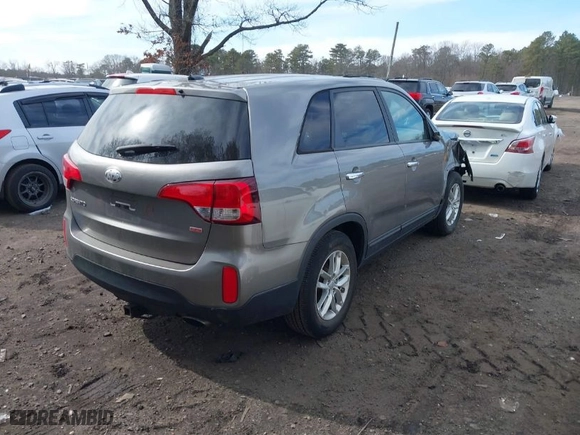 2014 Kia Sorento LX with VIN 5XYKT3A60EG533956, listed as a IAAI auction lot 41582215 with 130,026 mi miles. Bid and sale history available at carsss.com. Image 4.