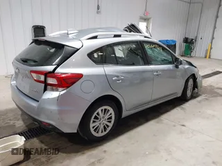 2018 Subaru Impreza Premium with VIN 4S3GTAD67J3724617, listed as a IAAI auction lot 40664868 with 1 mi miles. Bid and sale history available at carsss.com. Image 4.