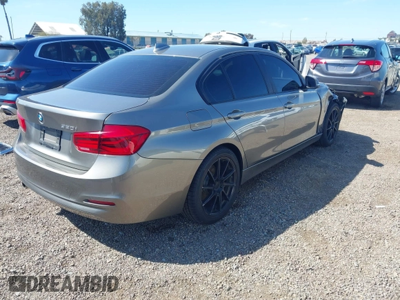 2018 BMW 3 Series 320i z VIN WBA8E1G52JNU89675, wystawiony jako IAAI lot #41831820 z przebiegiem 110 156 mil mil oraz . Historia ofert i sprzedaży dostępna na DreamBid. Obrazek 4.