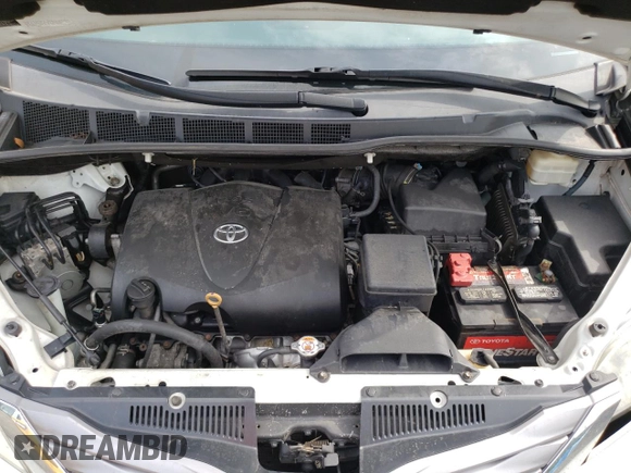 2017 Toyota Sienna XLE with VIN 5TDDZ3DC0HS169103, listed as a Copart auction lot 63275325 with 311,578 mi miles and Salvage title. Bid and sale history available at DreamBid. Image 12.