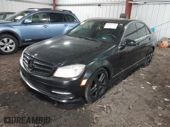 2011 Mercedes-Benz C 300 Sport z VIN WDDGF8BB8BR185865, wystawiony jako IAAI lot #41375556 z przebiegiem 125 156 mil mil oraz . Historia ofert i sprzedaży dostępna na DreamBid. Obrazek 17.