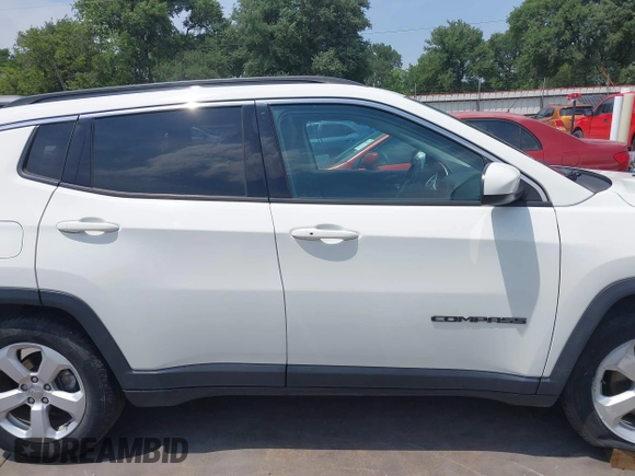 2019 Jeep Compass Latitude z VIN 3C4NJCBB4KT616437, wystawiony jako IAAI lot #42049491 z przebiegiem 42 495 mil mil oraz . Historia ofert i sprzedaży dostępna na DreamBid. Obrazek 14.
