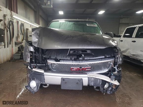 2006 GMC Yukon XL Denali with VIN 1GKFK66U16J137845, listed as a Copart auction lot 46892925 with 233,570 mi miles and Salvage Title. Bid and sale history available at carsss.com. Image 5.