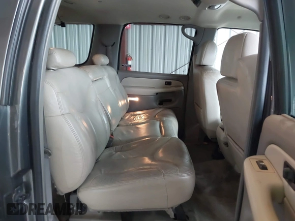 2001 GMC Yukon XL SLT with VIN 3GKGK26G31G116450, listed as a IAAI auction lot 41458357 with 203,095 mi miles. Bid and sale history available at carsss.com. Image 8.