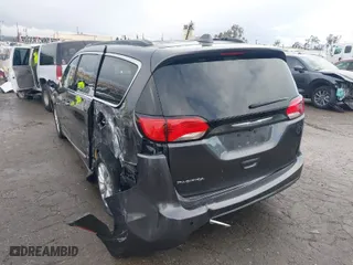 2017 Chrysler Pacifica Touring-L with VIN 2C4RC1BG6HR621887, listed as a IAAI auction lot 41794409 with NaN miles. Bid and sale history available at carsss.com. Image 3.