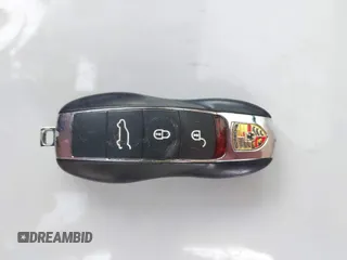 2016 Porsche Cayenne S E-Hybrid z VIN WP1AE2A22GLA17486, wystawiony jako IAAI lot #42229641 z przebiegiem 91 642 mil mil oraz . Historia ofert i sprzedaży dostępna na DreamBid. Obrazek 11.