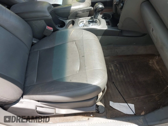 2004 Hyundai Santa Fe GLS with VIN KM8SC13DX4U592070, listed as a IAAI auction lot 42030363 with 296,823 mi miles. Bid and sale history available at carsss.com. Image 5.