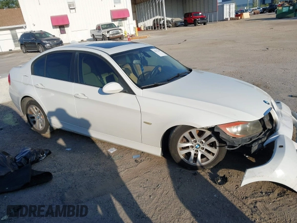 2007 BMW 3 Series 328i with VIN WBAVA33557P141317, listed as a IAAI auction lot 42053206 with 1 mi miles. Bid and sale history available at carsss.com. Image 12.