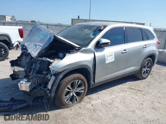 2019 Toyota Highlander LE with VIN 5TDZZRFH8KS362902, listed as a IAAI auction lot 42134460 with 40,102 mi miles and . Bid and sale history available at DreamBid. Image 18.