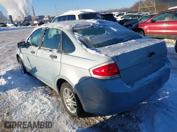 2009 Ford Focus SE z VIN 1FAHP35N79W262568, wystawiony jako IAAI lot #41288346 z przebiegiem 138 902 mil mil oraz . Historia ofert i sprzedaży dostępna na DreamBid. Obrazek 3.