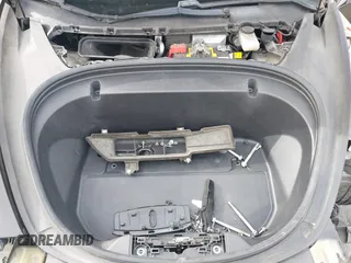 2020 Tesla Model 3 Long Range z VIN 5YJ3E1EB0LF600098, wystawiony jako IAAI lot #41071258 z przebiegiem 149 939 mil mil oraz . Historia ofert i sprzedaży dostępna na DreamBid. Obrazek 10.