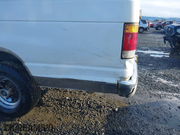 1992 Ford Econoline Cargo with VIN 1FTHS24H5NHB42507, listed as a IAAI auction lot 41512347 with 373,987 mi miles and . Bid and sale history available at DreamBid. Image 6.