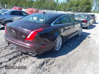 2013 Jaguar XJ Portfolio z VIN SAJWJ2GD9D8V46641, wystawiony jako IAAI lot #41817267 z przebiegiem Nie podano mil oraz . Historia ofert i sprzedaży dostępna na DreamBid. Obrazek 4.