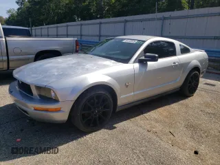 2009 Ford Mustang z VIN 1ZVHT80N495107506, wystawiony jako Copart lot #64132875 z przebiegiem 280 000 mil mil oraz Czysty tytuł • Clean title. Historia ofert i sprzedaży dostępna na DreamBid. Obrazek 1.
