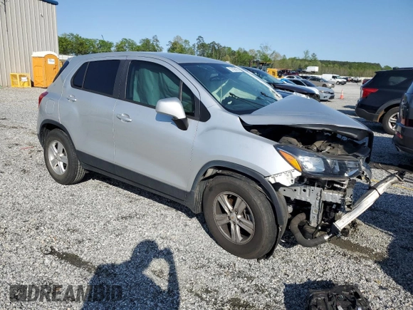 2020 Chevrolet Trax LS z VIN KL7CJKSB1LB312743, wystawiony jako Copart lot #52165565 z przebiegiem Nie podano mil oraz Szkoda całkowita • Salvage title. Historia ofert i sprzedaży dostępna na DreamBid. Obrazek 4.