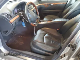2004 Mercedes-Benz E 500 z VIN WDBUF70J34A492118, wystawiony jako Copart lot #56746975 z przebiegiem 109 871 mil mil oraz Szkoda całkowita • Salvage title. Historia ofert i sprzedaży dostępna na DreamBid. Obrazek 7.