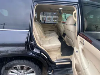 2009 Lexus LX 570 z VIN JTJHY00W394025574, wystawiony jako Copart lot #47316365 z przebiegiem 182 586 mil mil oraz Czysty tytuł • Clean title. Historia ofert i sprzedaży dostępna na DreamBid. Obrazek 6.
