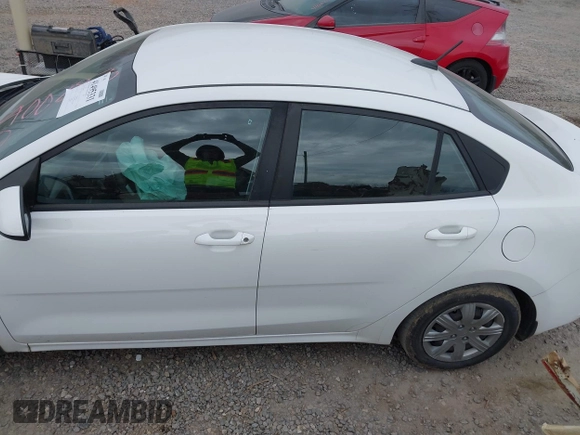2021 Kia Rio LX with VIN 3KPA24AD3ME400283, listed as a IAAI auction lot 41495331 with 84,920 mi miles. Bid and sale history available at carsss.com. Image 14.