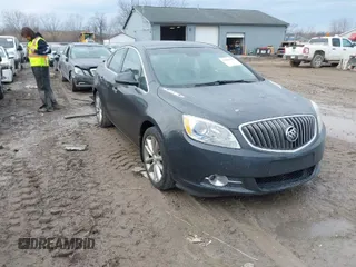 2014 Buick Verano with VIN 1G4PP5SK0E4149803, listed as a IAAI auction lot 41686453 with 93,461 mi miles. Bid and sale history available at carsss.com. Image 1.