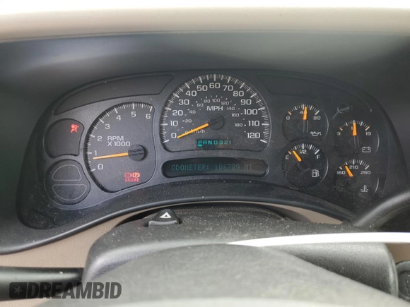 2005 Chevrolet Suburban Z71 with VIN 3GNFK16Z95G145435, listed as a Copart auction lot 83986034 with 186,709 mi miles and Clean Title. Bid and sale history available at carsss.com. Image 9.