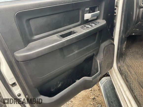 2019 Ram 2500 Tradesman with VIN 3C6UR5CL6KG598109, listed as a IAAI auction lot 42792700 with 167,668 mi miles and . Bid and sale history available at DreamBid. Image 10.