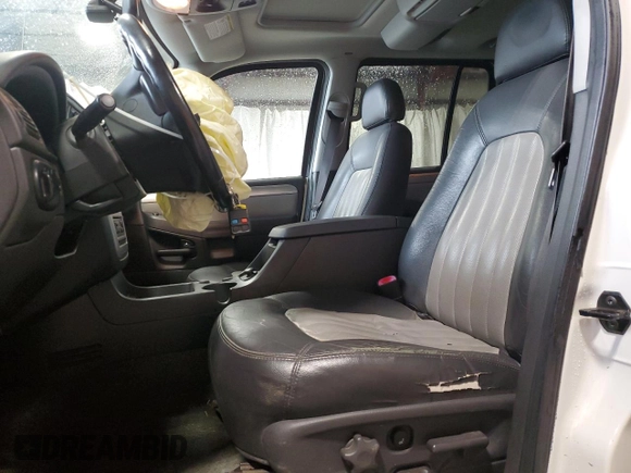 2004 Mercury Mountaineer Convenience z VIN 4M2DU86W04ZJ06749, wystawiony jako Copart lot #55472605 z przebiegiem 122 596 mil mil oraz Szkoda całkowita • Salvage title. Historia ofert i sprzedaży dostępna na DreamBid. Obrazek 7.