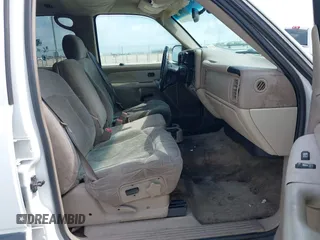 2002 Chevrolet Tahoe LS z VIN 1GNEC13Z42R214489, wystawiony jako IAAI lot #42438810 z przebiegiem 243 161 mil mil oraz . Historia ofert i sprzedaży dostępna na DreamBid. Obrazek 5.