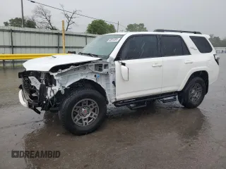 2020 Toyota 4Runner SR5 с VIN JTEBU5JR4L5828563, выставлен на аукционе Copart как лот 60915365 с пробегом 103 583 миль миль и Списание • Salvage title. История ставок и продаж доступна на DreamBid. Изображение 1.