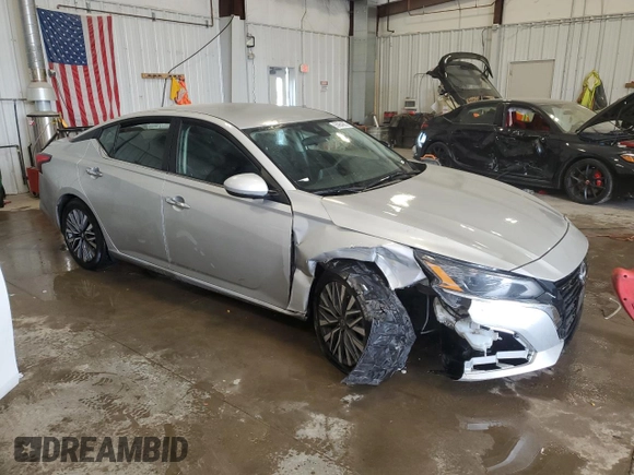 2023 Nissan Altima SV z VIN 1N4BL4DV5PN363135, wystawiony jako Copart lot #55964905 z przebiegiem 52 478 mil mil oraz Czysty tytuł • Clean title. Historia ofert i sprzedaży dostępna na DreamBid. Obrazek 4.