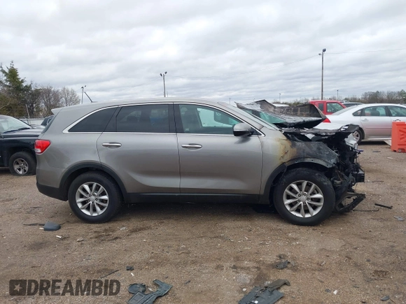 2018 Kia Sorento LX with VIN 5XYPG4A32JG395997, listed as a IAAI auction lot 41718004 with 1 mi miles. Bid and sale history available at carsss.com. Image 13.