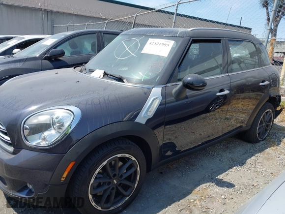 2016 MINI Countryman with VIN WMWZB3C55GWR46917, listed as a IAAI auction lot 42421995 with 23,157 mi miles and . Bid and sale history available at DreamBid. Image 23.