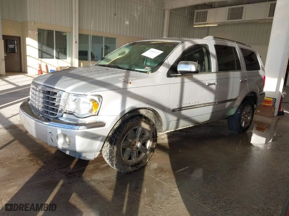 2009 Chrysler Aspen Limited with VIN 1A8HX58TX9F707619, listed as a IAAI auction lot 41061277 with 261,638 mi miles. Bid and sale history available at carsss.com. Image 2.