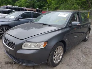 2009 Volvo S40 2.4L с VIN YV1MS382092458782, выставлен на аукционе IAAI как лот 42292466 с пробегом 136 917 миль миль и . История ставок и продаж доступна на DreamBid. Изображение 2.
