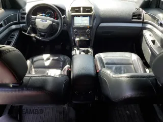 2017 Ford Explorer XLT z VIN 1FM5K8DH9HGC49507, wystawiony jako Copart lot #50566635 z przebiegiem 131 880 mil mil oraz Szkoda całkowita • Salvage title. Historia ofert i sprzedaży dostępna na DreamBid. Obrazek 8.