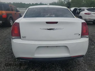 2016 Chrysler 300 S z VIN 2C3CCABG2GH152103, wystawiony jako Copart lot #54530625 z przebiegiem 217 656 mil mil oraz Szkoda całkowita • Salvage title. Historia ofert i sprzedaży dostępna na DreamBid. Obrazek 6.