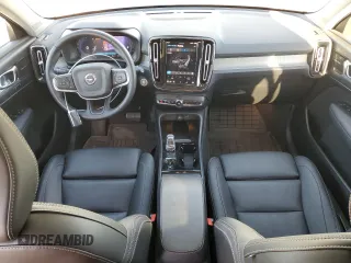 2024 Volvo XC40 Plus Bright Theme с VIN YV4L12UE4R2293380, выставлен на аукционе Copart как лот 87645985 с пробегом 12 288 миль миль и Списание • Salvage title. История ставок и продаж доступна на DreamBid. Изображение 8.
