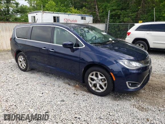 2018 Chrysler Pacifica Touring Plus z VIN 2C4RC1FG4JR271448, wystawiony jako Copart lot #57250635 z przebiegiem 123 402 mil mil oraz Czysty tytuł • Clean title. Historia ofert i sprzedaży dostępna na DreamBid. Obrazek 4.