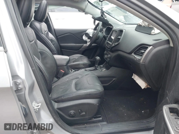 2022 Jeep Cherokee Latitude Lux z VIN 1C4PJMMN9ND511277, wystawiony jako IAAI lot #41151980 z przebiegiem 51 809 mil mil oraz . Historia ofert i sprzedaży dostępna na DreamBid. Obrazek 5.