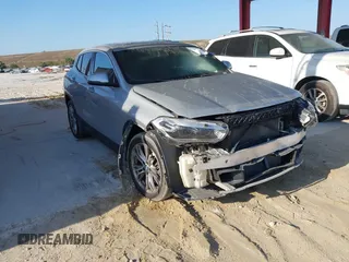 2018 BMW X2 xDrive28i with VIN WBXYJ5C33JEF70152, listed as a IAAI auction lot 42048693 with 177,488 mi miles. Bid and sale history available at carsss.com. Image 1.