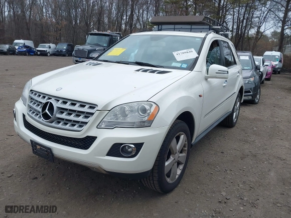 2011 Mercedes-Benz M-Class ML 350 with VIN 4JGBB8GB2BA707974, listed as a IAAI auction lot 41709840 with 124,729 mi miles. Bid and sale history available at carsss.com. Image 18.